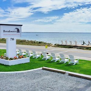 Breakwater Hotel
